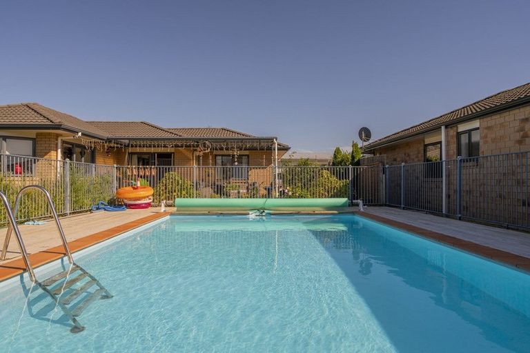 Photo of property in 2 Mayfair Close, Whitianga, 3510