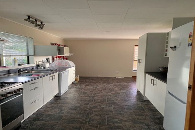 Photo of property in 75 Omapere Street, Whitby, Porirua, 5024