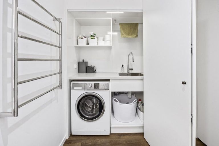 Photo of property in 251a Courtenay Street, Strandon, New Plymouth, 4312