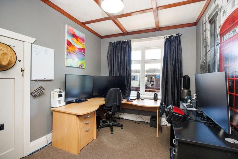 Photo of property in 462 Featherston Street, Palmerston North, 4414