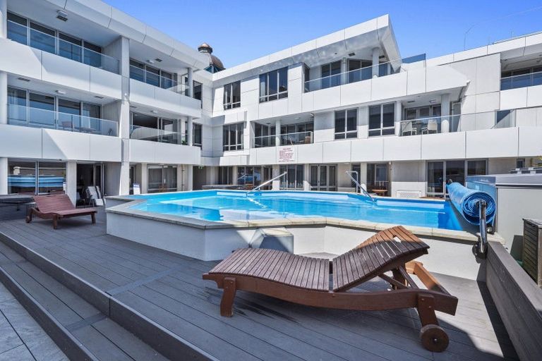Photo of property in Anchorage Apartments, 221/36 Victoria Road, Mount Maunganui, 3116