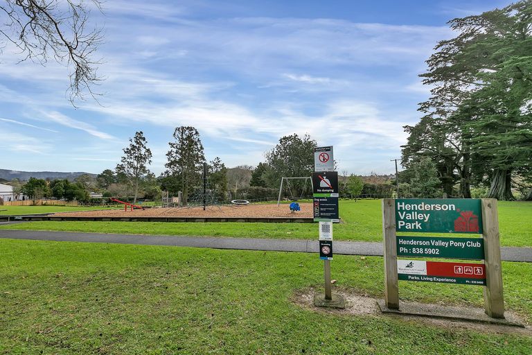 Photo of property in 192 Henderson Valley Road, Henderson, Auckland, 0612