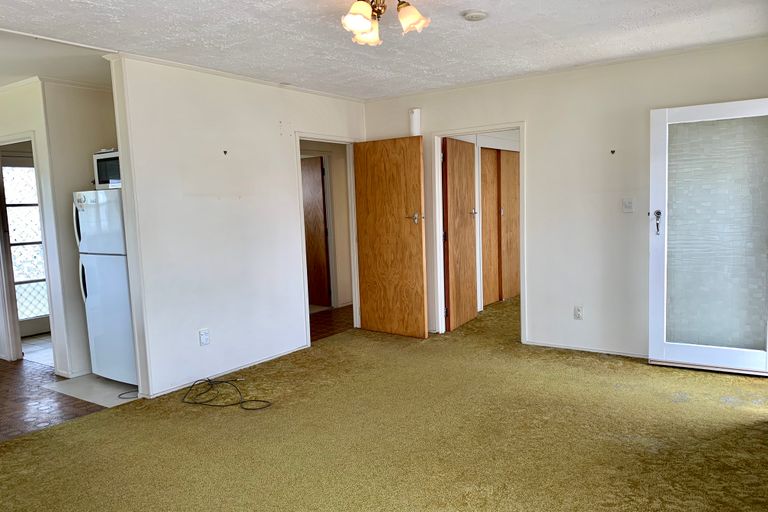 Photo of property in 2/4 Lingfield Street, Glenfield, Auckland, 0629