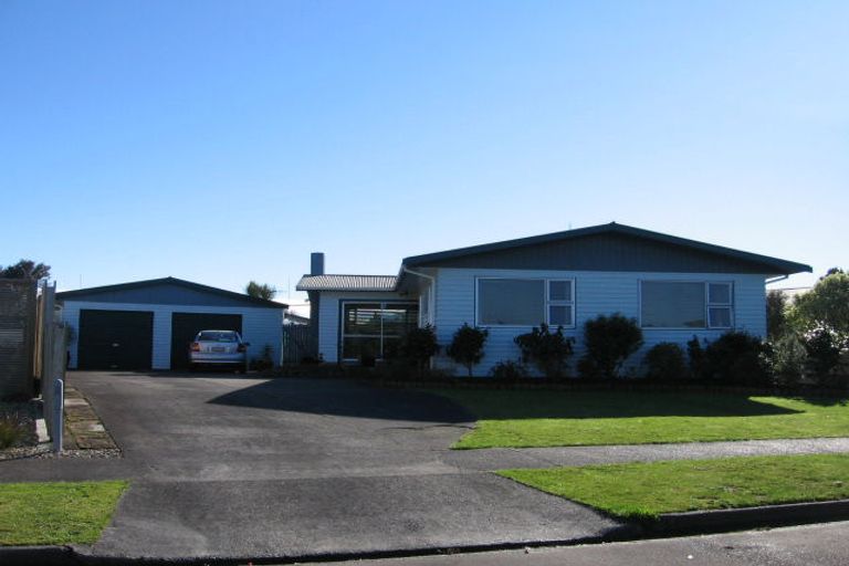 Photo of property in 6 Essex Place, Milson, Palmerston North, 4414