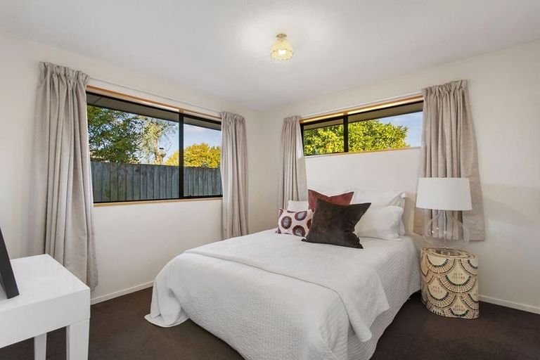 Photo of property in 18 Winters Road, Redwood, Christchurch, 8051