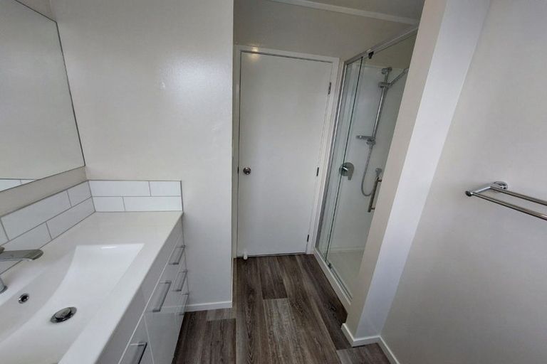 Photo of property in 2/19 Silver Creek Road, Weymouth, Auckland, 2103