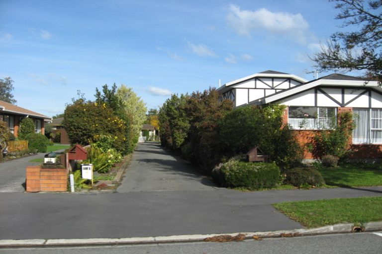 Photo of property in 21 Montclare Avenue, Ilam, Christchurch, 8041