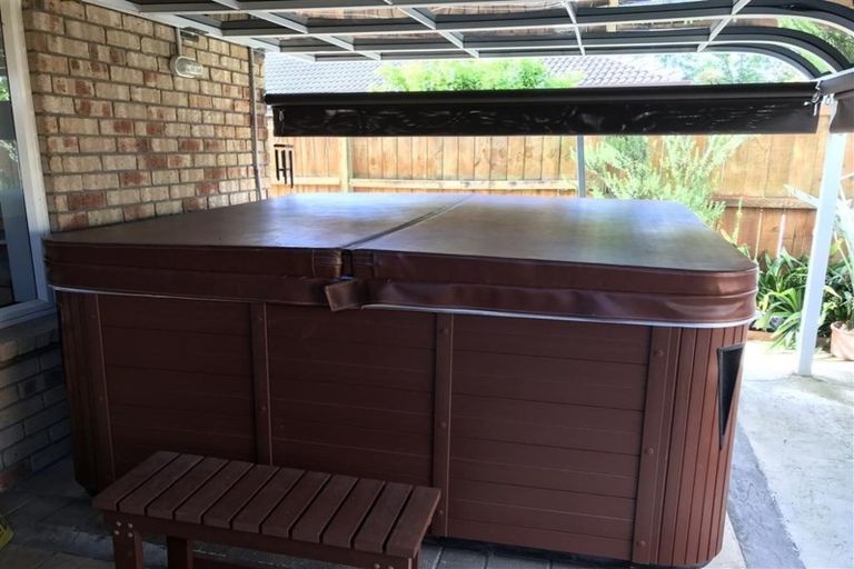 Photo of property in 11 Magic Way, Randwick Park, Auckland, 2105