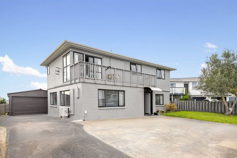 Photo of property in 13 Bodi Place, Te Atatu South, Auckland, 0610