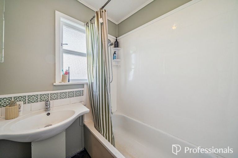 Photo of property in 66 Peel Place, Wainuiomata, Lower Hutt, 5014
