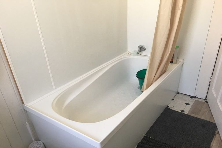 Photo of property in 64 Division Street, Riccarton, Christchurch, 8041