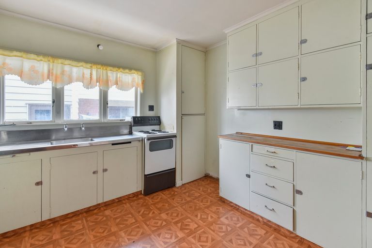 Photo of property in 56 Cambridge Terrace, Papatoetoe, Auckland, 2025