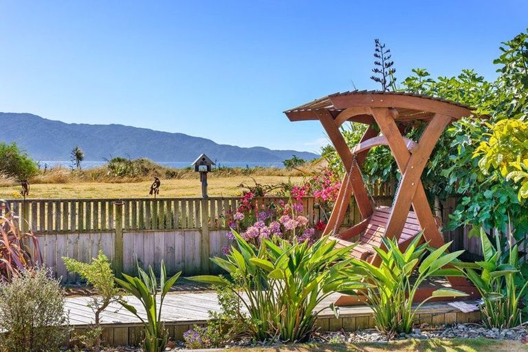 Photo of property in 131 Manly Street, Paraparaumu Beach, Paraparaumu, 5032