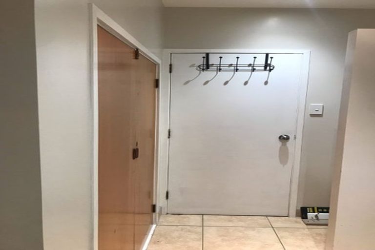 Photo of property in 22 School Road, Te Atatu South, Auckland, 0610