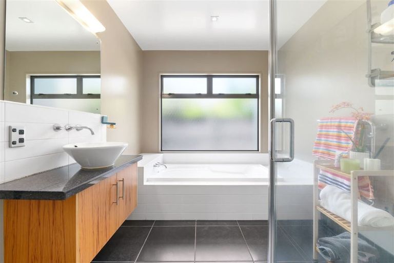 Photo of property in 22 Palliser Drive, Huntington, Hamilton, 3210