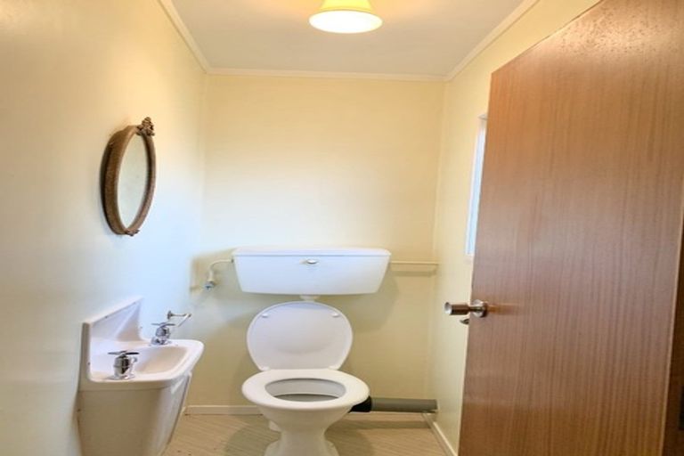 Photo of property in 97 Lynwood Road, New Lynn, Auckland, 0600