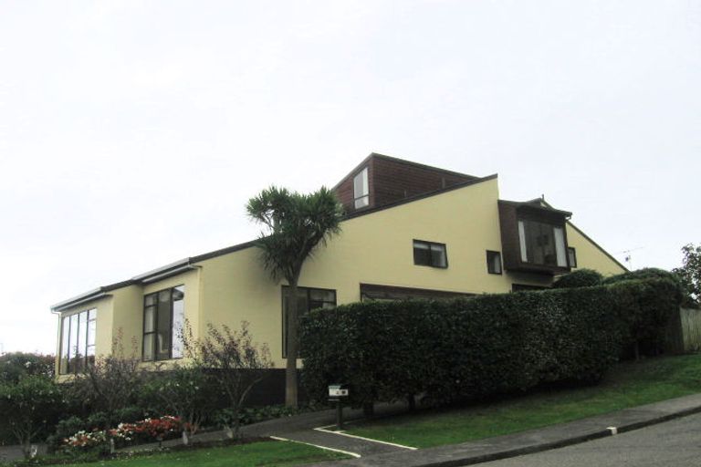 Photo of property in 68 Kotare Street, Waikanae, 5036