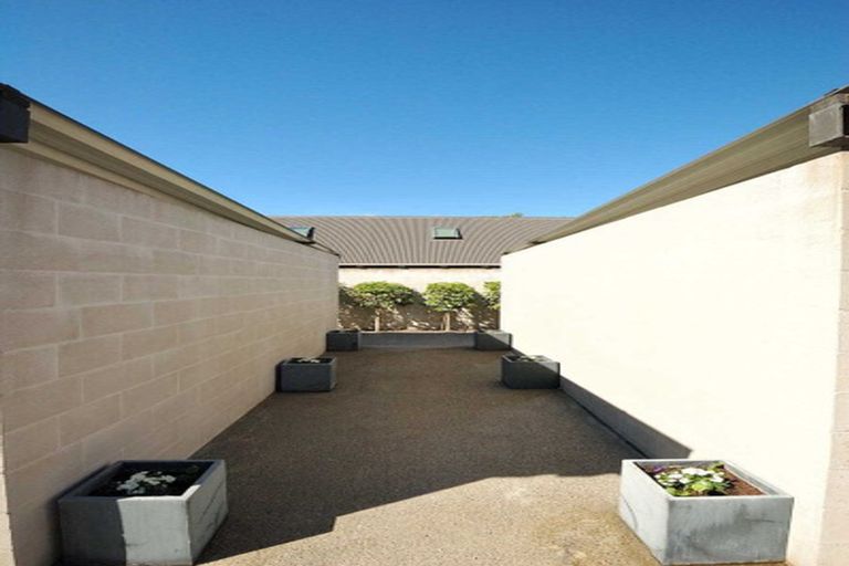 Photo of property in 10 North Avon Road, Richmond, Christchurch, 8013