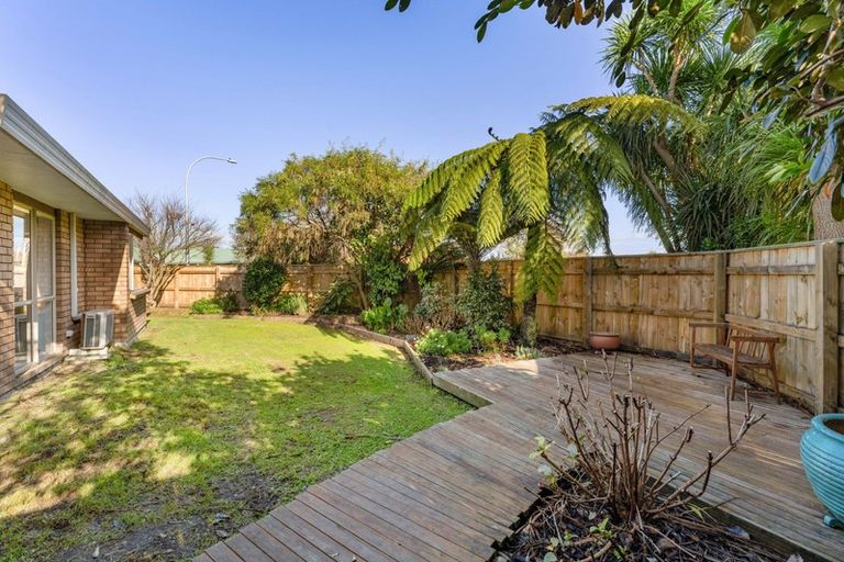 Photo of property in 1 Leigh Place, Paraparaumu Beach, Paraparaumu, 5032