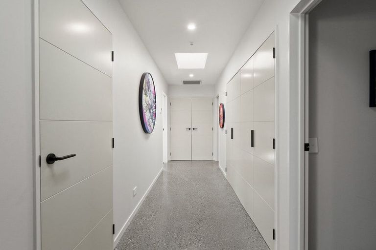 Photo of property in 32 Corriedale Road, Jacks Point, 9371