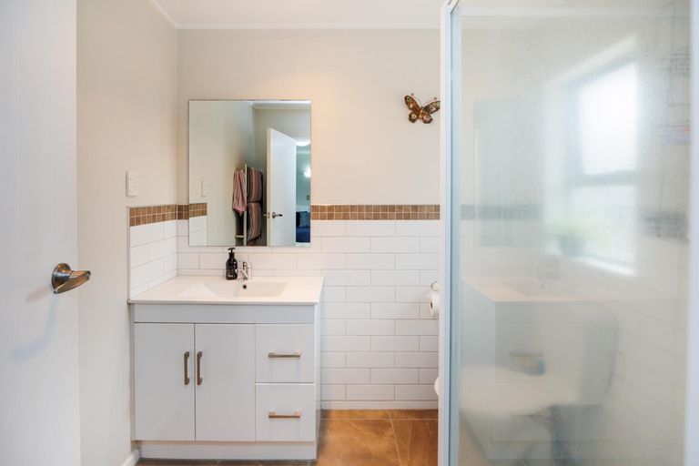 Photo of property in 52 Kentucky Way, Awapuni, Palmerston North, 4412