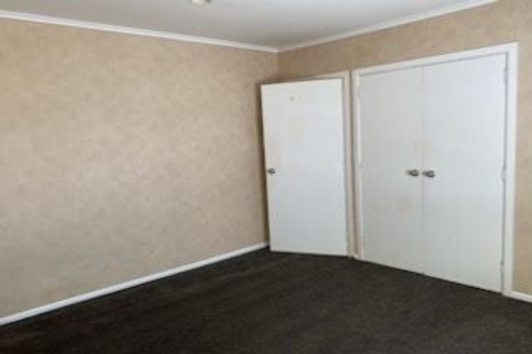 Photo of property in 11 Waller Avenue, Bucklands Beach, Auckland, 2012