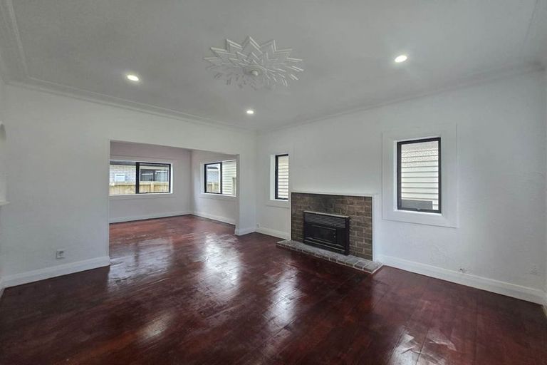 Photo of property in 1 Bledisloe Street, Papatoetoe, Auckland, 2104