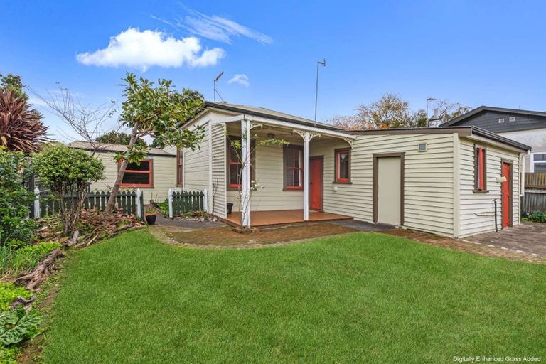 Photo of property in 127 Linton Street, West End, Palmerston North, 4410