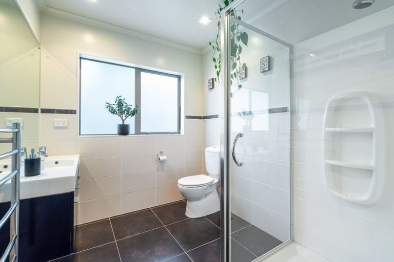 Photo of property in 31 Oakway Drive, Schnapper Rock, Auckland, 0632