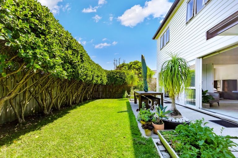 Photo of property in 418a Old Te Atatu Road, Te Atatu Peninsula, Auckland, 0610