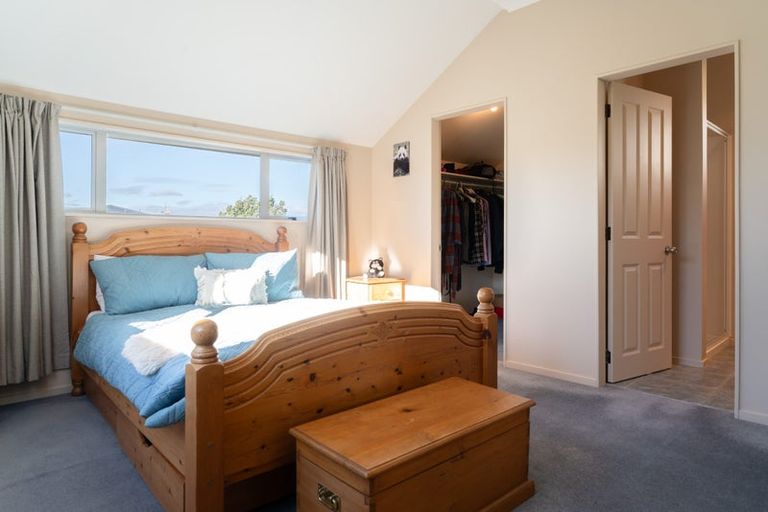 Photo of property in 2 Sandybrow, Churton Park, Wellington, 6037