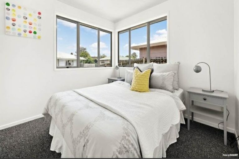 Photo of property in 12 Josie Lane, Manurewa, Auckland, 2102