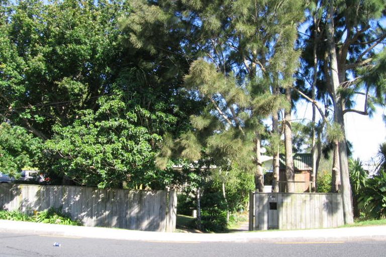Photo of property in 12 Killarney Avenue, Torbay, Auckland, 0630