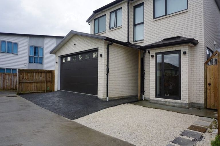 Photo of property in 13a Graeme Avenue, Mangere East, Auckland, 2024