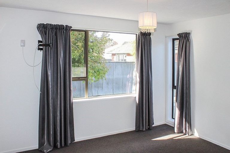 Photo of property in 11 Manor Place, Bryndwr, Christchurch, 8053