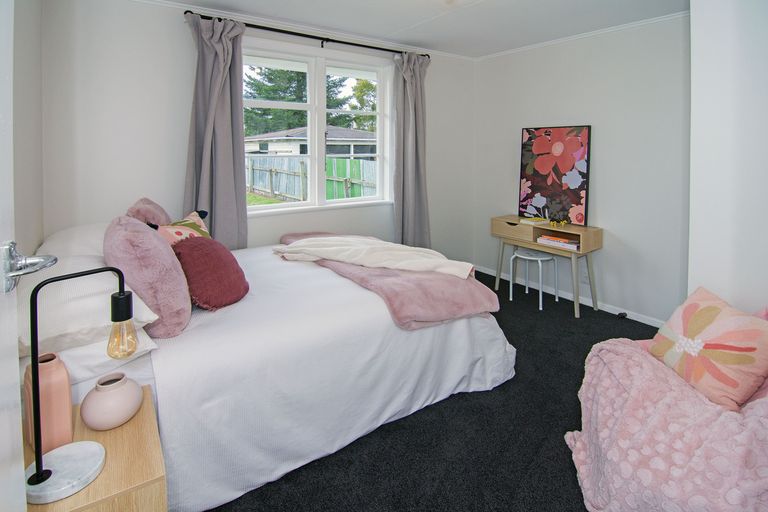 Photo of property in 15 Jones Place, Masterton, 5810