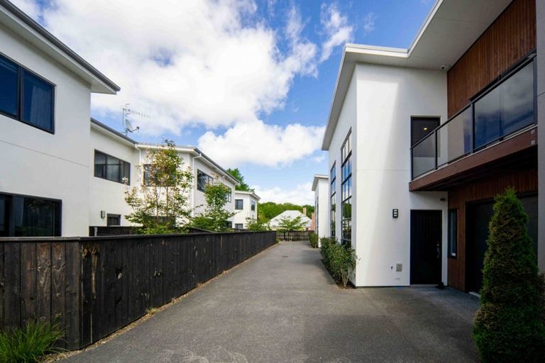 Photo of property in 9/13 Beale Street, Hamilton East, Hamilton, 3216