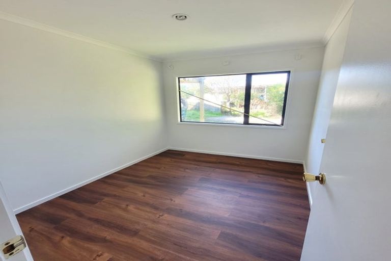 Photo of property in 81 Oreil Avenue, West Harbour, Auckland, 0618