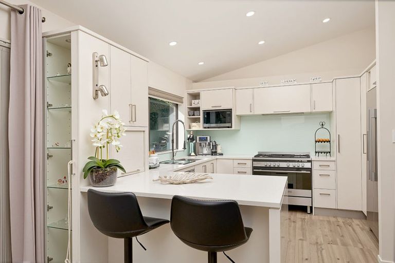 Photo of property in 77 San Marino Drive West, Henderson, Auckland, 0612