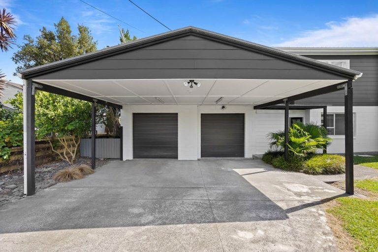 Photo of property in 20 Great North Road, Riverhead, 0820