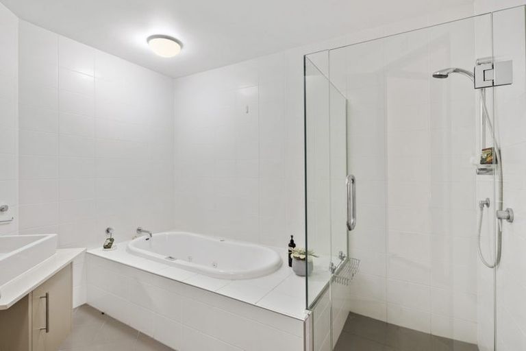 Photo of property in 3a/22 Telford Terrace, Oriental Bay, Wellington, 6011