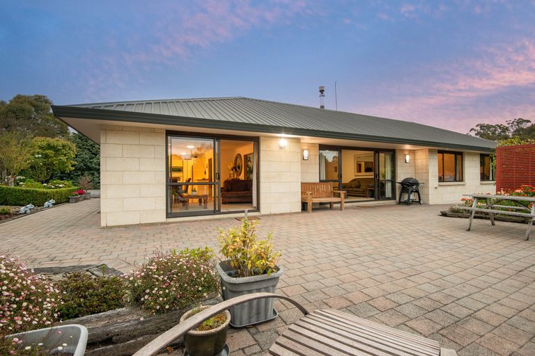 Photo of property in 35 Green Island Bush Road, Blackhead, Dunedin, 9076