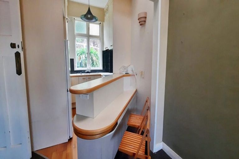 Photo of property in 1/21a Talavera Terrace, Kelburn, Wellington, 6012