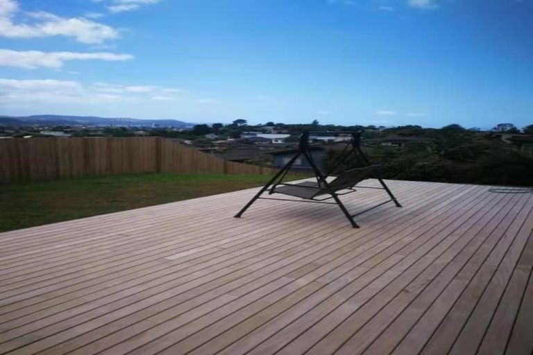 Photo of property in 21 Spyglass Street, Red Beach, 0932