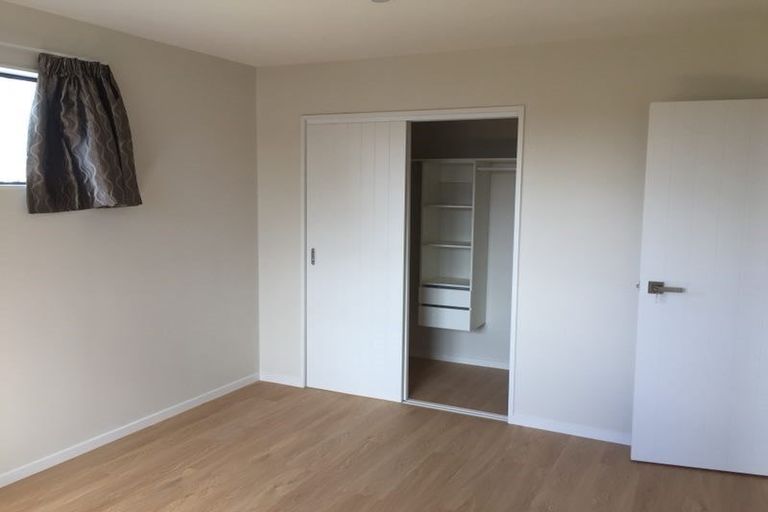 Photo of property in 5a Murray Road, Te Atatu Peninsula, Auckland, 0610