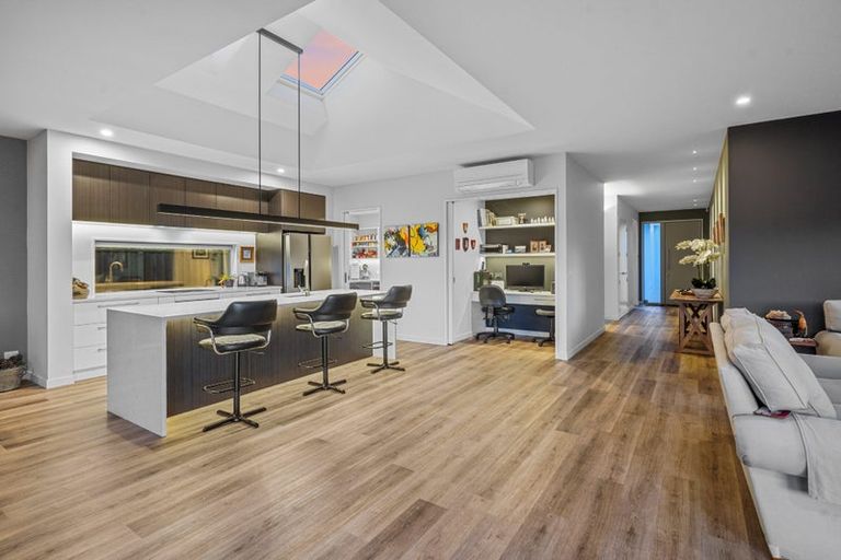 Photo of property in 12 Gerard Place, Rangiora, 7400