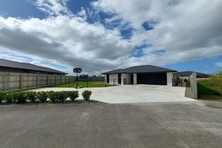Photo of property in 32 County Drive, Hawera, 4610