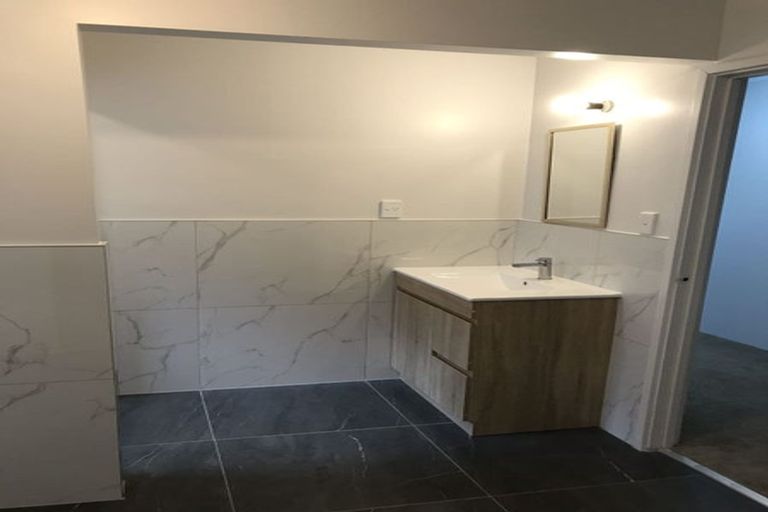 Photo of property in 35b Sartors Avenue, Northcross, Auckland, 0630