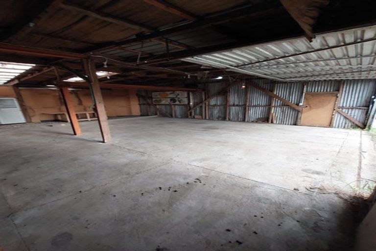 Photo of property in 37 Shaw Road, Oratia, Auckland, 0604