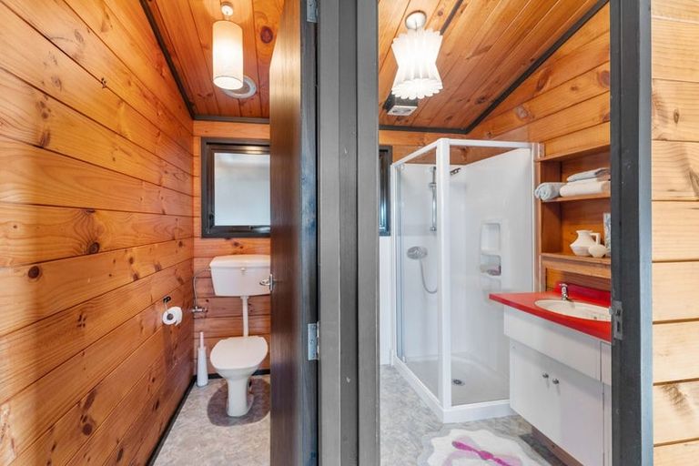 Photo of property in 10 Jane Street, Waikanae Beach, Waikanae, 5036